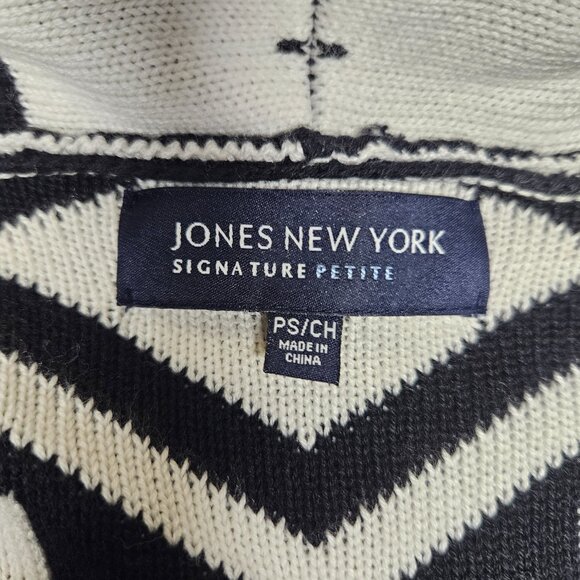 Black/White Sweater - Picture 5 of 6